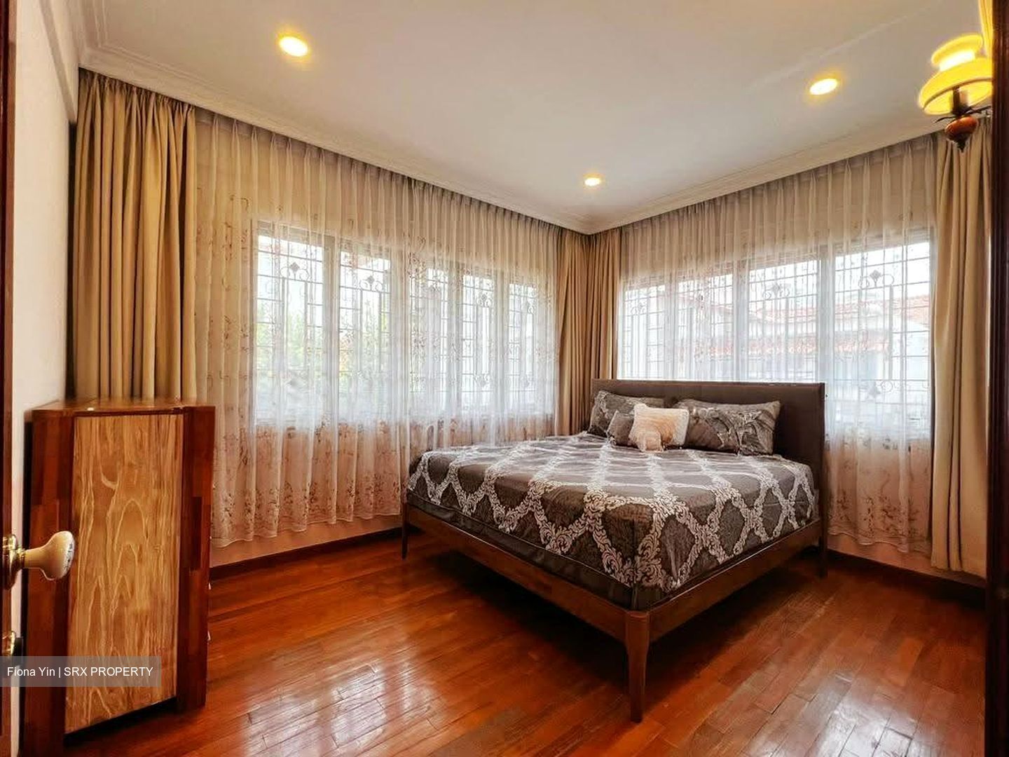 Grove Lane (D10), Terrace #625529481